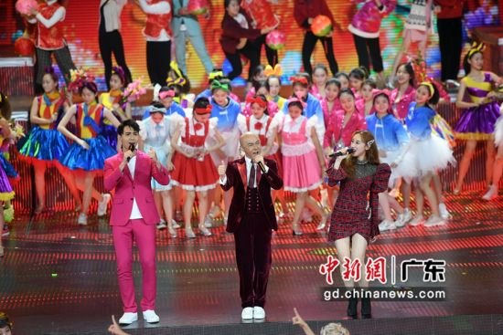 2020广东卫视春节晚会录制“粤式”迎新年宴风味十足