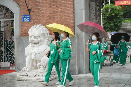 广东夏季高考人数70万人，多图直击考点！