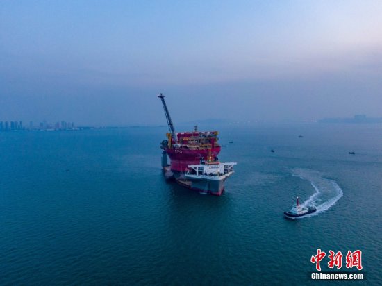<em>中国</em>建造规模最大、重量<em>最重的</em>圆筒型FPSO启航赴欧洲北海