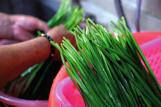春天韭菜最鲜美，怎么吃更营养？