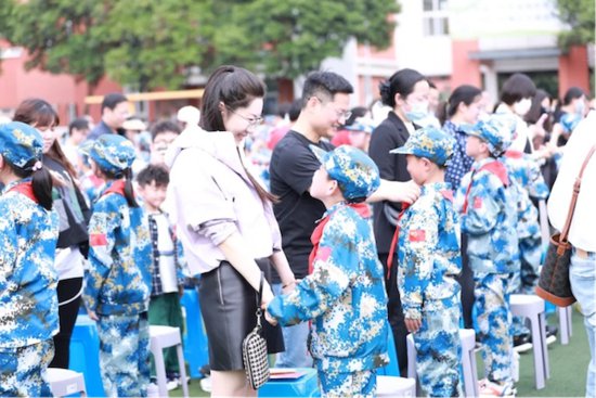 <em>无锡市</em>梅村实验小学2020级十岁成长仪式举行