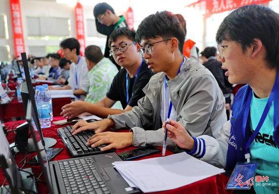 第九届中国大学生<em>程序设计</em>竞赛（秦皇岛）开赛