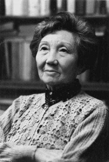 翻译家杨苡去世，享年 103 岁的她是《<em>呼啸山庄</em>》中文书名首译者