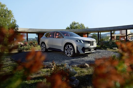 BMW新世代X概念车首秀 未来两大支柱产品系列雏形显现