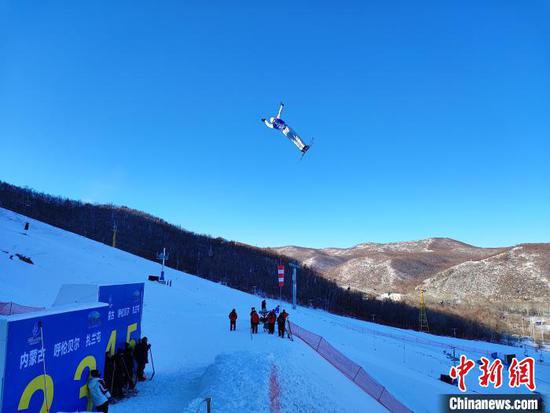 齐广璞获全国自由式滑雪空中技巧锦标赛男子公开赛冠军