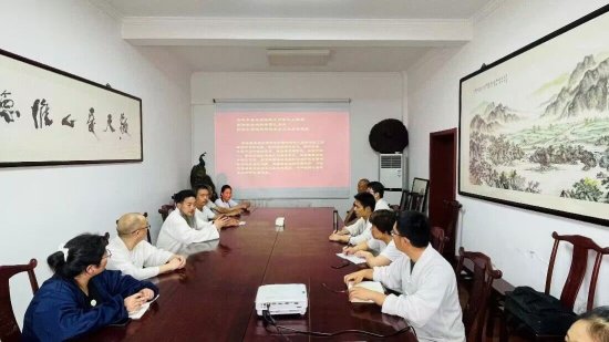 上海财神庙积极开展民族宗教政策<em>法规</em>宣传学习月活动