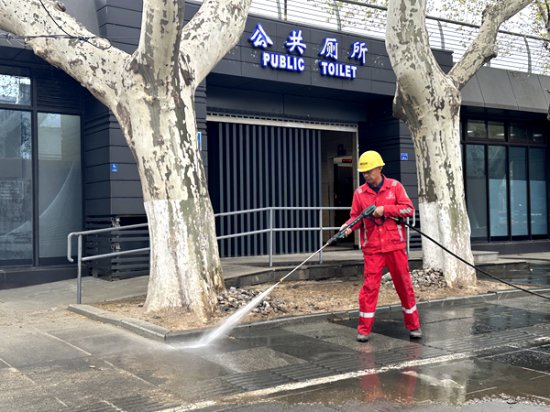 南京鼓楼区开展公厕整治提升行动