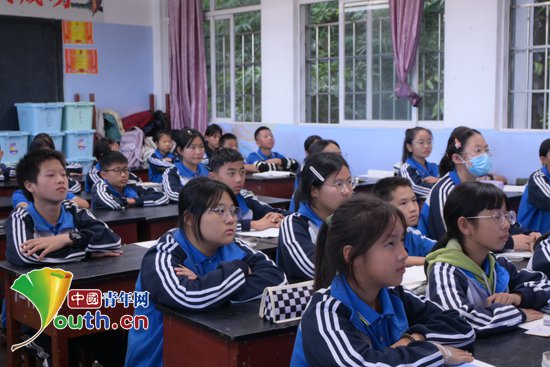 南京工大研支团在宁洱与学生同上一堂科普课