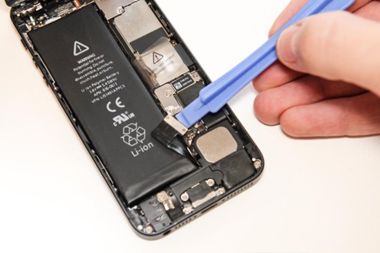 继统一手机充电标准后，欧盟将<em>要求</em>手机厂商恢复可更换电池<em>设计</em>