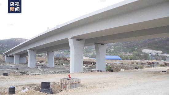 总台记者探访丨中塞共建<em>高速公路</em>让塞西南部发展再“提速”