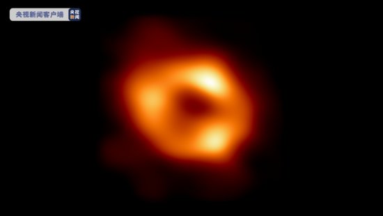天文学家公布银河系中心超大<em>质量黑洞</em>的首张照片