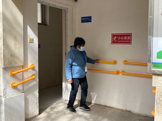 居民诉求及时响应，石景山一处平房区公厕实施无障碍改造