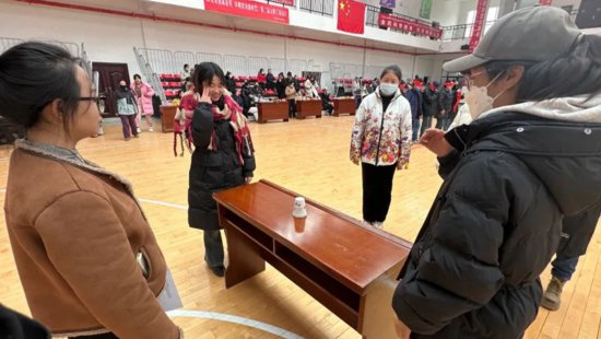 久治县总工会开展第二届女职工庆“三八”茶话会活动