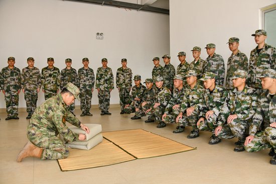 容县组织100多名“准新兵”开展役前教育训练