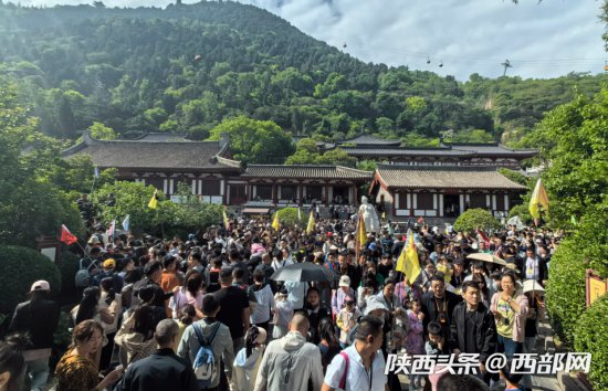 华清宫五一接待游客超20万人次 文旅融合拥抱“诗和远方”