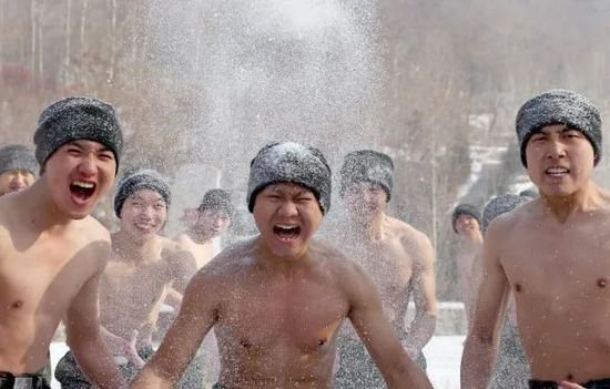 冬训蓄能正当时 | 雪“浴”，挑战“寒将军”