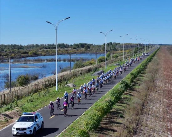 同江市举办中俄跨境自行车骑行活动