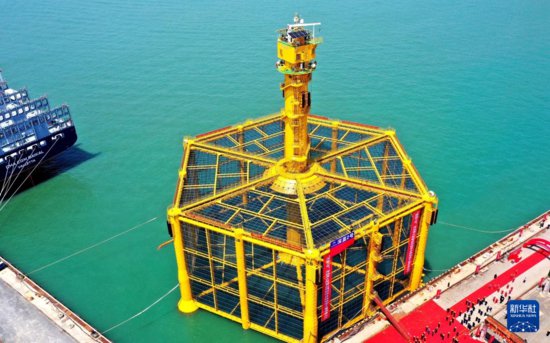 “深蓝2号”大型智能深海养殖网箱陆地完工