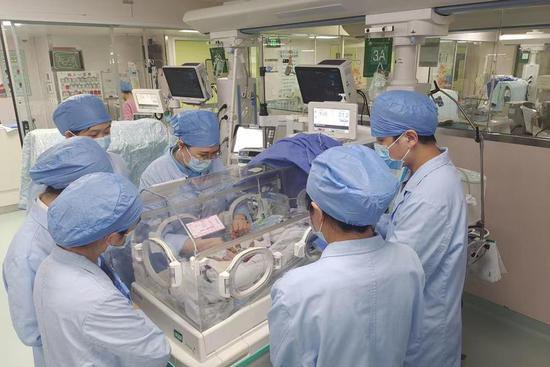 <em>出生</em>胎龄仅23周：哥伦比亚<em>女婴</em>在中国成功救治