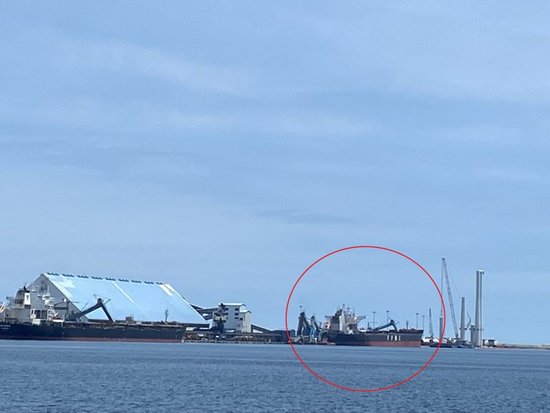 俄运煤船现身台中港，岛内有人要求“滚回去”，网友讽刺！