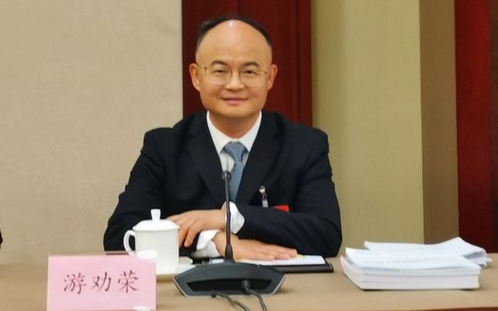 游劝荣代表：加快推进适老化改造 构建老年友好型社会