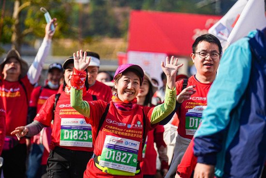 国内首个大型跨省健康徒步活动在<em>广东梅州</em>开跑