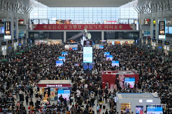 铁路<em>上海</em>站“五一”假期预计发送旅客425万人次