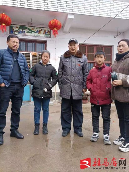 汝南县三桥镇11名贫困学生得到苏州劳模之家公益联盟爱心人士...