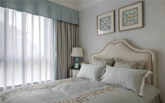 126平现代舒适三居室，搭配粉灰色软装，简洁中不失俏皮氛围