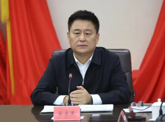 <em>么</em>永波已任内蒙古自治区政府党组成员