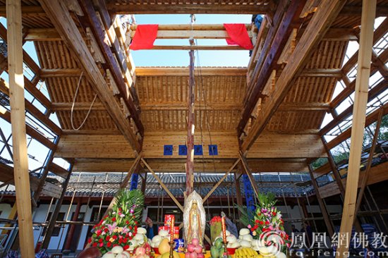 普陀山佛教协会举行善财古洞观音殿重建上梁法会