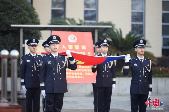 成都<em>都江堰</em>公安开展庆祝第四个中国人民警察节系列活动