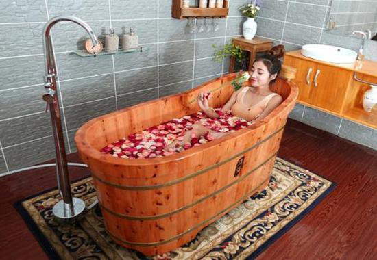 木浴桶泡澡的5大好处，让您身心舒缓，快来了解一下