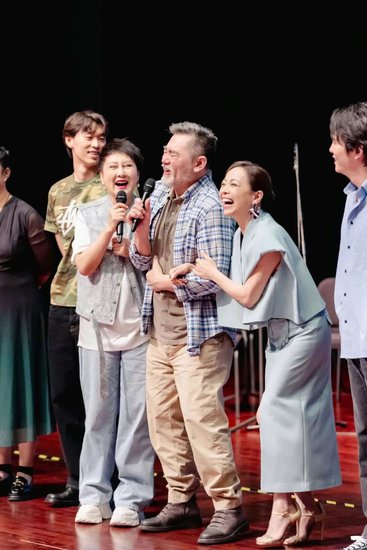 央华戏剧与大麦合作的首部巨制话剧《鳄鱼》5月3日苏州首演