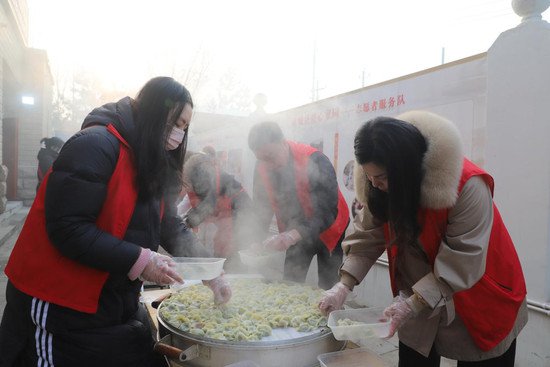 河南<em>虞城</em>：经连续7年在春节期间举办“饺子宴”爱心活动