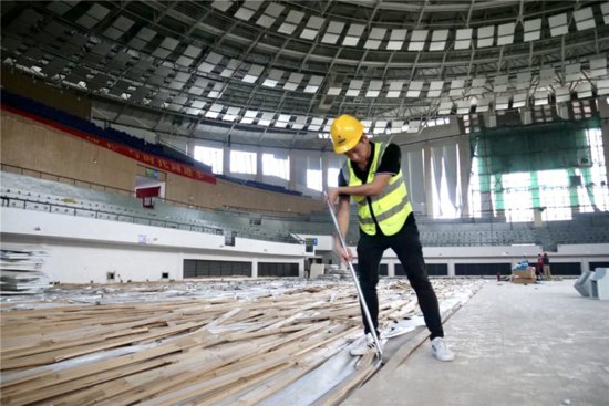 杭州亚运会|一块<em>地板</em>的“奇幻漂流”
