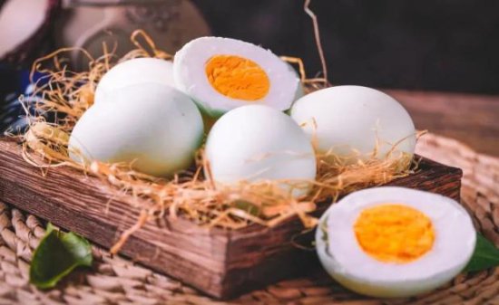 一天吃几个蛋最好？鸡蛋、鸭蛋、鹌鹑蛋，哪种更有营养？