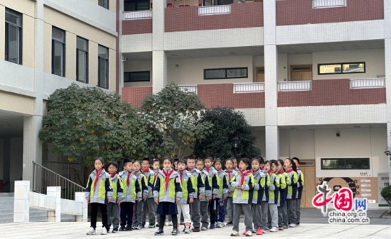 阳光心理，健康成长 成都蓉城小学举行心理健康教育主题集体朝会
