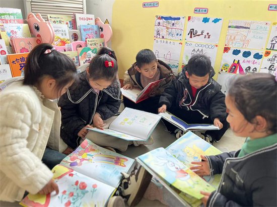 沂南县岸堤镇中心幼儿园开展“阅读共成长”系列活动