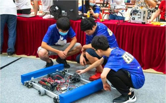 华工双创项目哇一机器人FRC结业仪式暨挑战赛在广东科学中心...
