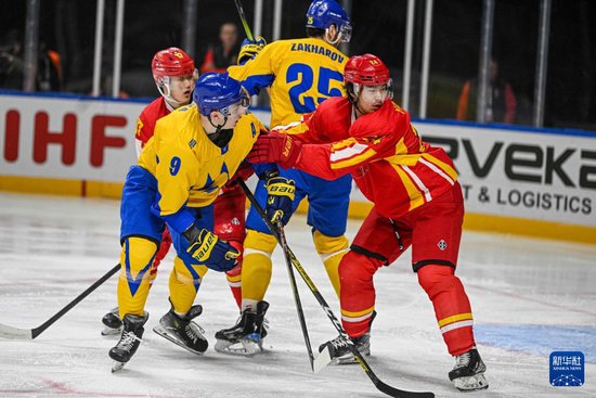 冰球——世锦赛：中国队不敌乌克兰队