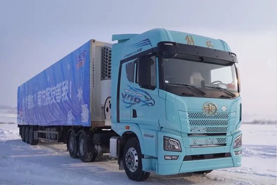 跨越3300公里！解放卡车护送尔滨的雪<em>到广州</em>！