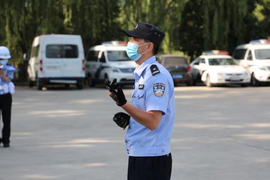 <em>华阴市</em>公安局组织开展2020年度实弹射击训练