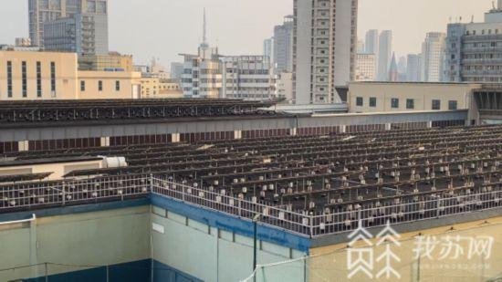 徐州市中心金地商都楼顶隐藏钢结构房安全隐患严重 两年时间<em>不</em>但...