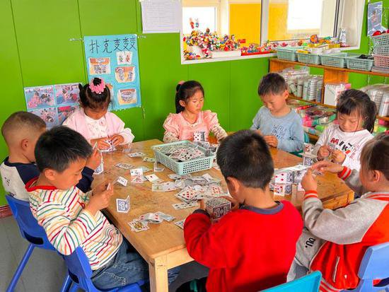 看见孩子、发现孩子、追随孩子——桓台县新城镇中心幼儿园开展...