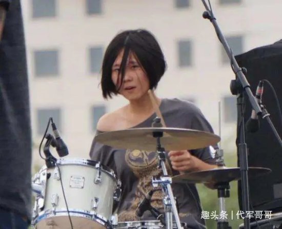 知名乐团<em>女鼓手</em>蔡忆凡自杀去世，年仅26岁，才貌俱佳让人惋惜