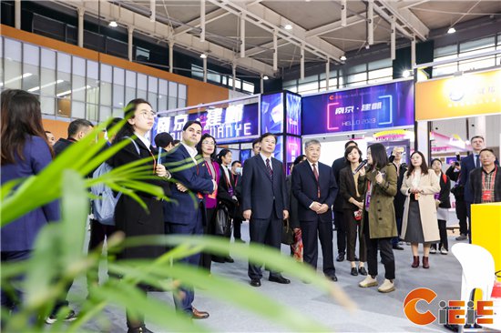 中国（<em>南京</em>）国际电商产业<em>博览会</em>正式开幕