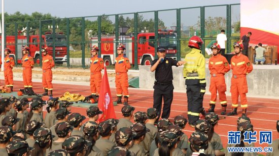 中国石化西南石油局为广元苍溪中学上消防安全“开学第一课”