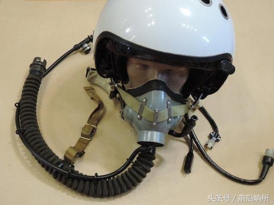 俄媒称中国将升级苏35<em>飞行员头盔</em> 网友：可推销回去