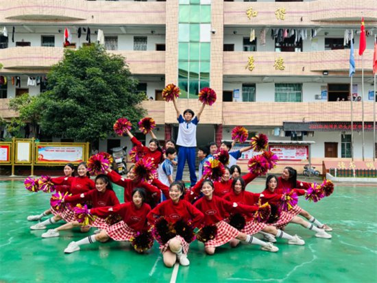 <em>兴国县</em>埠头片区中学艺术节初赛在均村中学举行